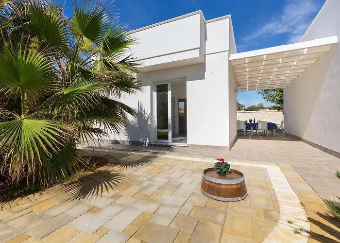 Villa Il Fenicottero Salentino by BarbarHouse